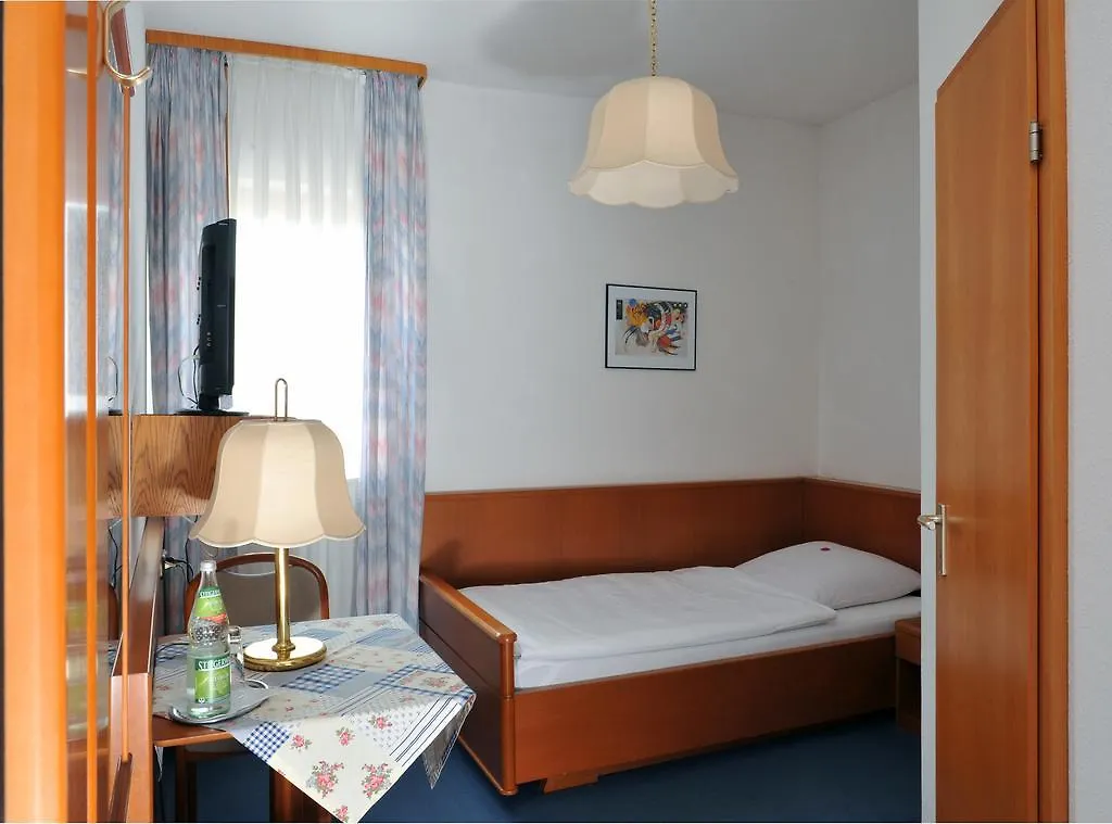 Hotel Gruener Baum 폼메르스펠덴 독일