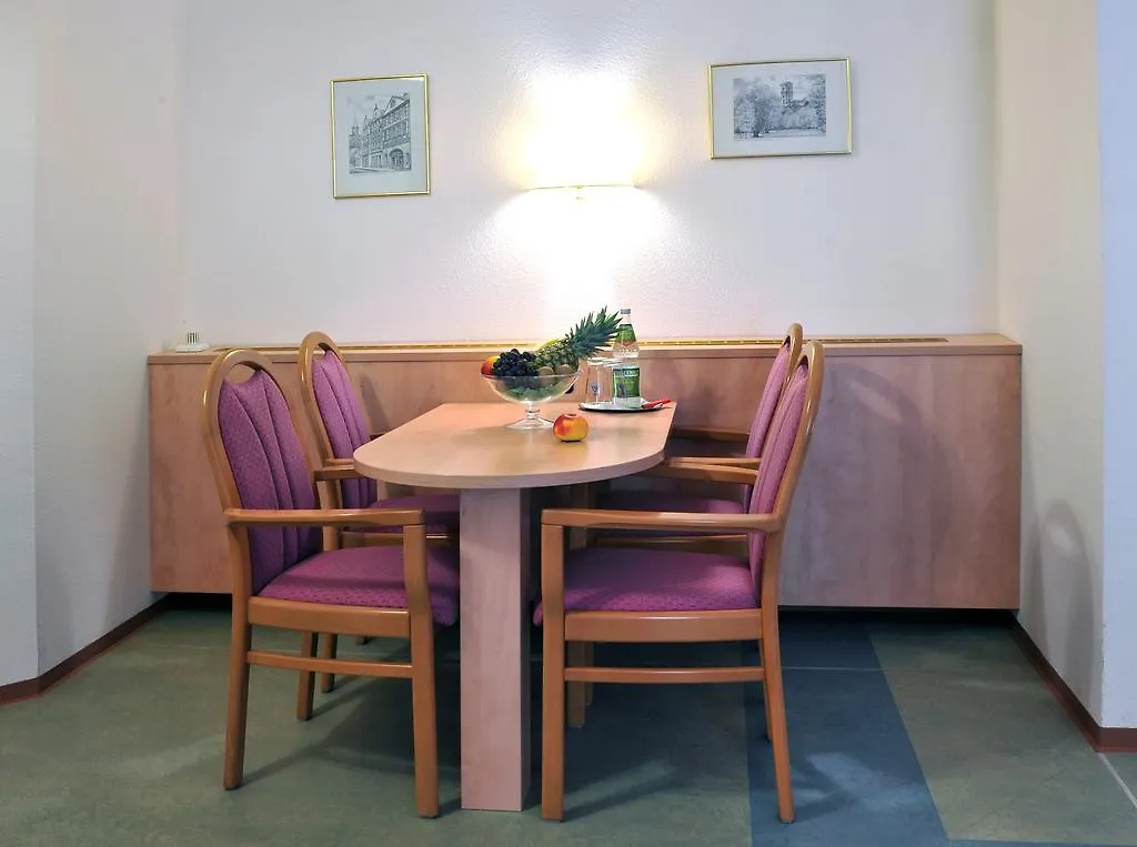 Hotel Gruener Baum 폼메르스펠덴