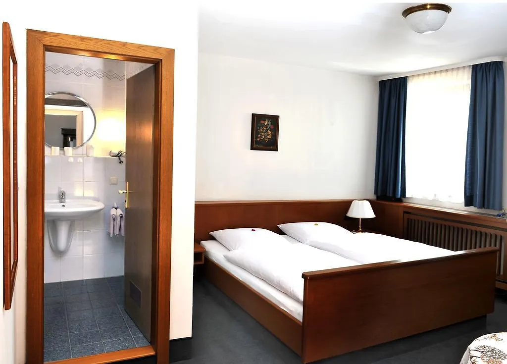 Hotel Gruener Baum 폼메르스펠덴